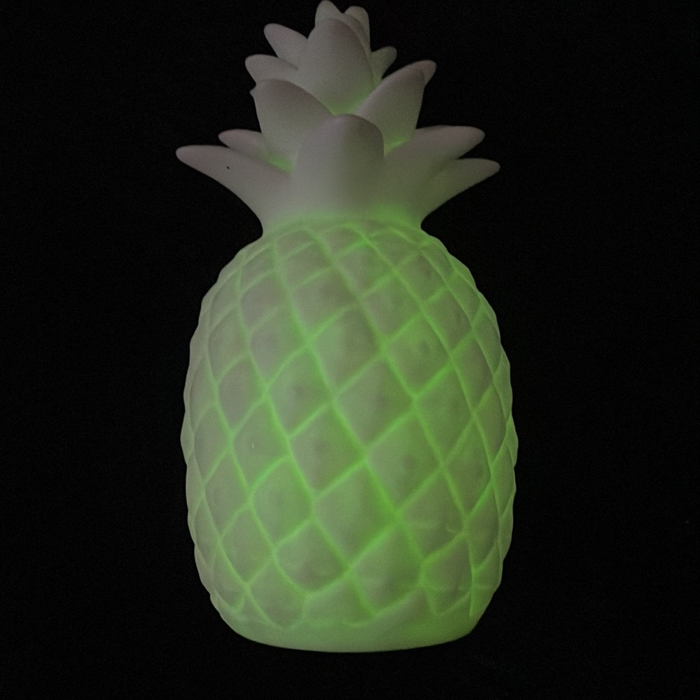 Color changing pineapple - Picture 3 of 6